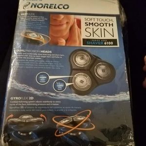 Phillips Norelco wet and dry electric razor